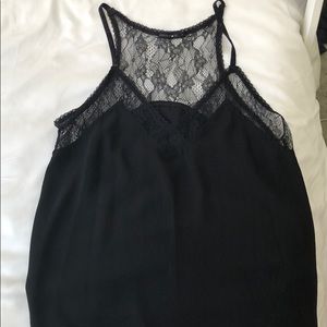 Black sleeveless lace shirt